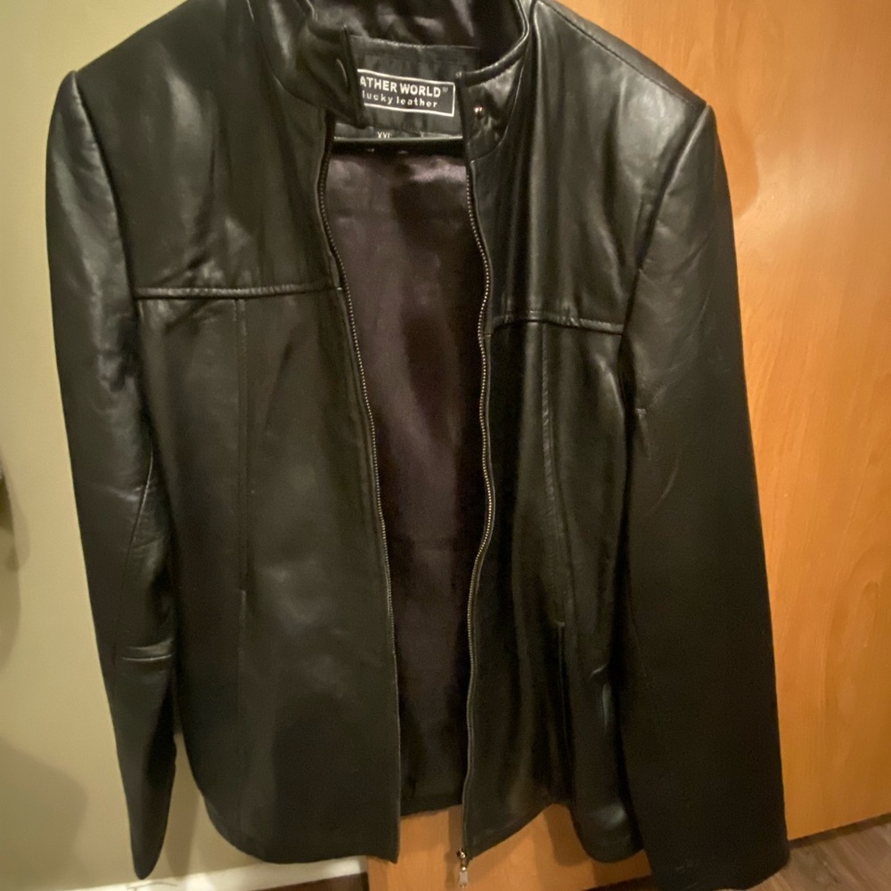 Leather jacket lined